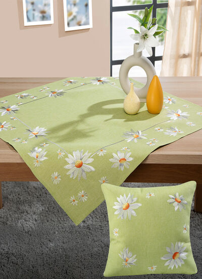 Tisch- und Raumdekoration in Leinenoptik 