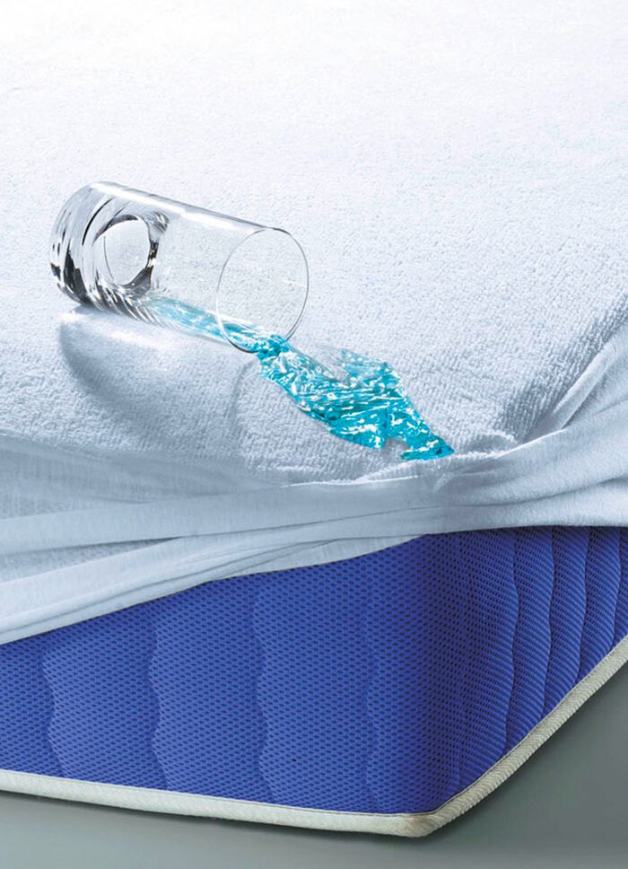 Hochatmungsaktive, antibakterielle Inkontinenz-Spannbettt&uuml;cher BLEU