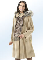 Mantel in ausgestellter Form 