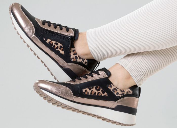 Caprice, trendige Damen-Sneaker, Weite G, mit herausnehmbarem Lederfussbett 