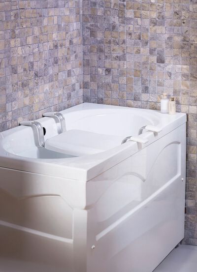 Praktischer Badewannensitz 