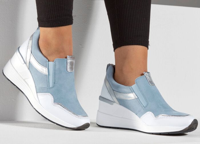 ELENA EDEN Slipper mit herausnehmbarem Fussbett HELLBLAU