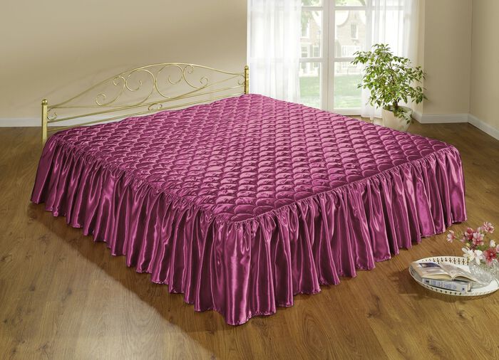 Tagesdecke mit Volantabschluss 