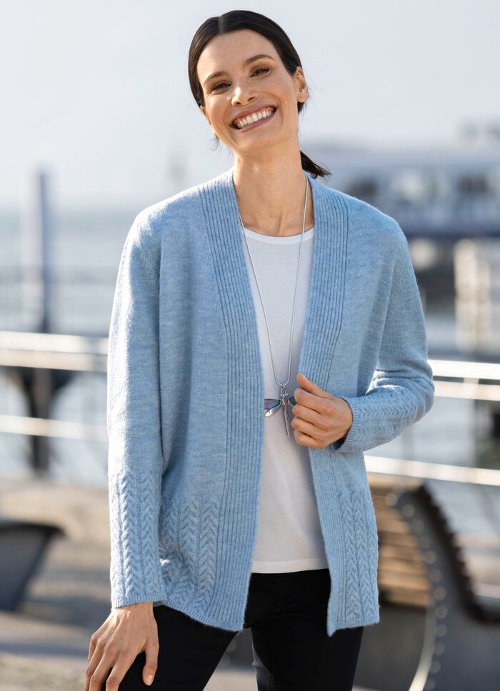 Strickjacke aus sehr flauschigem Garn 