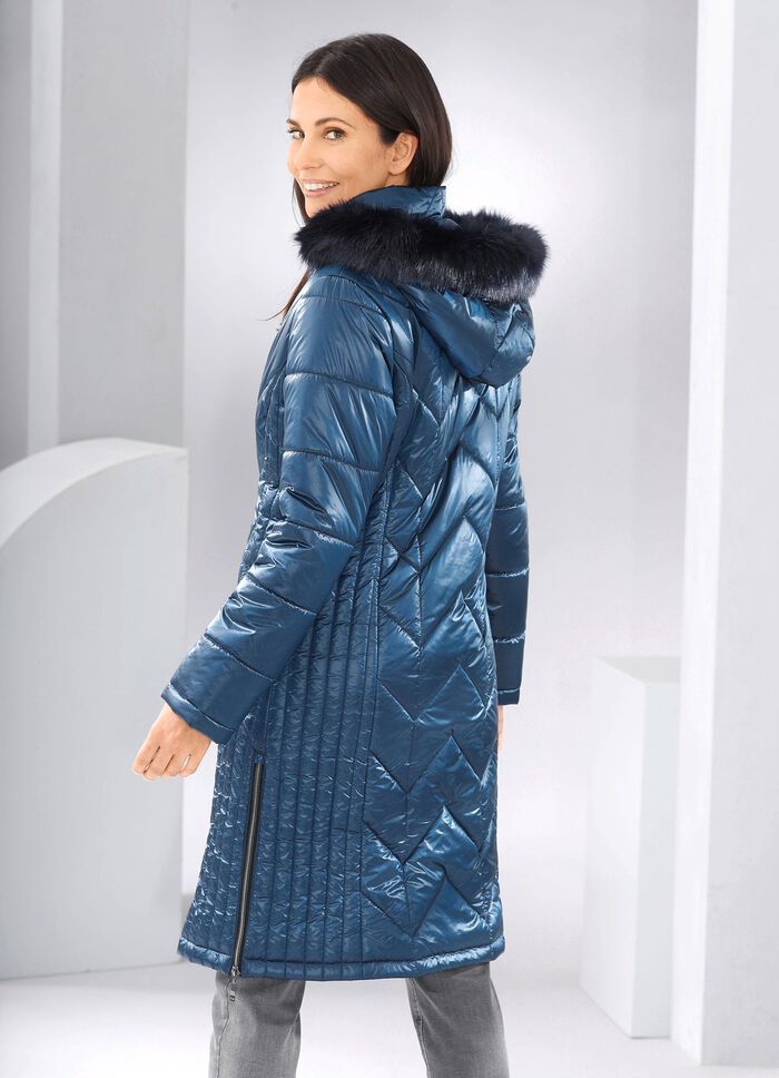 Mantel mit figurfreundlicher L&auml;ngssteppung 