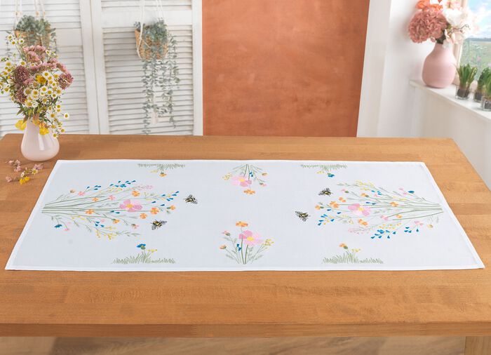 Bestickte Tisch- und Raumdekoration mit Wiesenblumen-Motiv MULTICOLOR