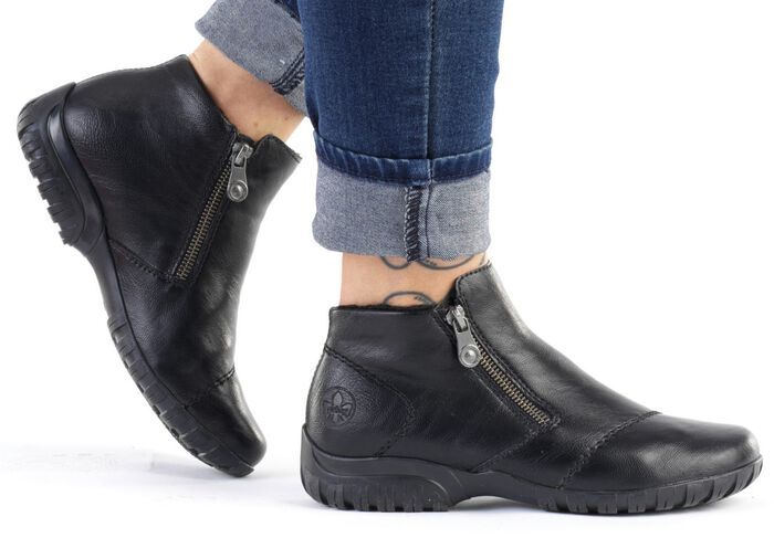 Rieker Bootie mit Ziersteppung SCHWARZ