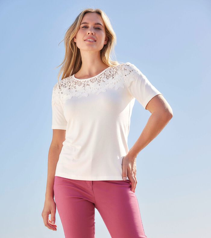 Shirt mit Spitzeneinsatz 