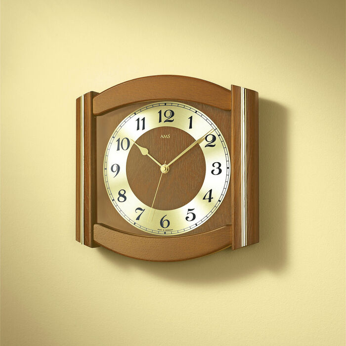 Funk-Wanduhr aus massivem Holz EICHE