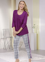 Pyjama mit grossz&uuml;gigem Halsausschnitt 