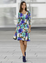 Kleid in schwingender Schlupfform 