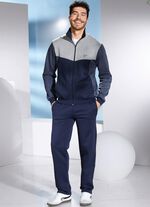 Freizeitanzug mit Seitentaschen 