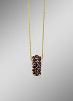 Vergoldeter Anhänger mit Granat 