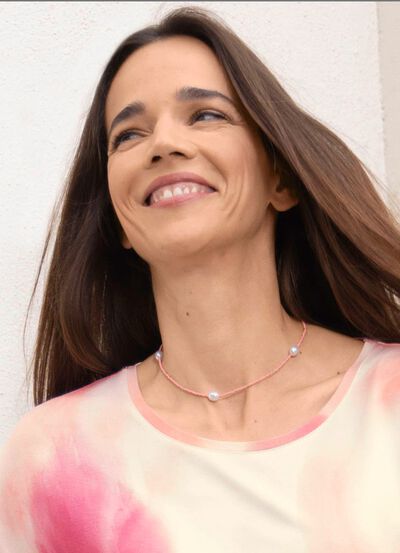 Halskette mit Perlen 