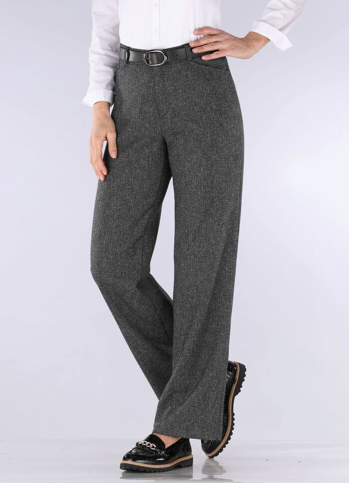 Hose in modischer Weite 