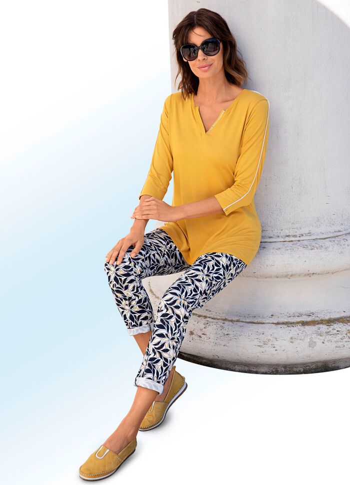 Hose mit aparter Floral-Dessinierung 