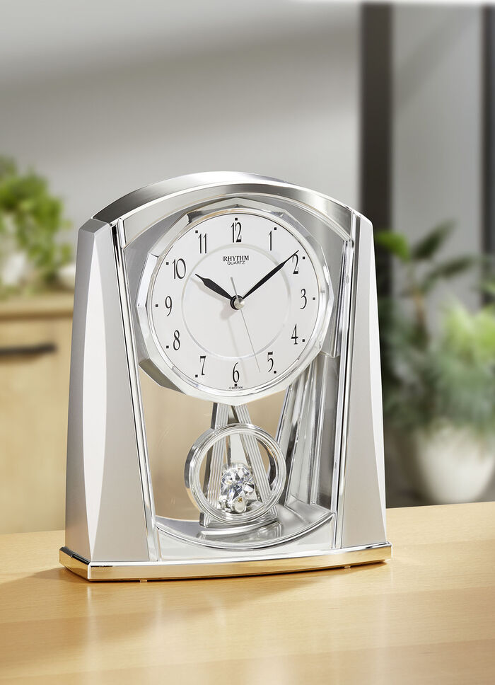 Tischuhr aus Kunstmaterial SILBER