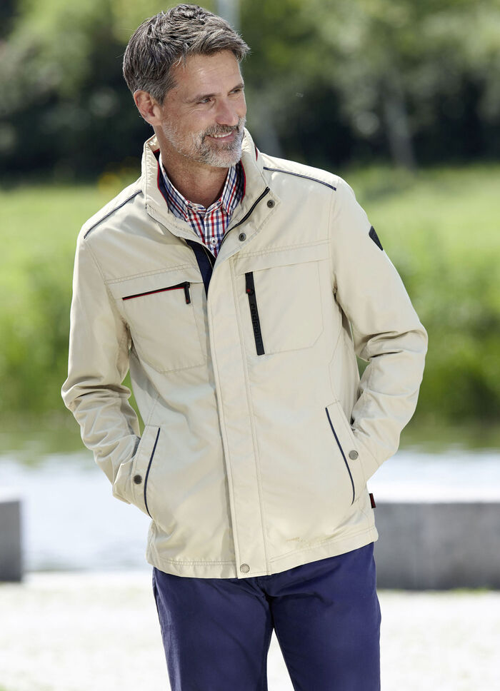 Kurzjacke von «Redpoint» 
