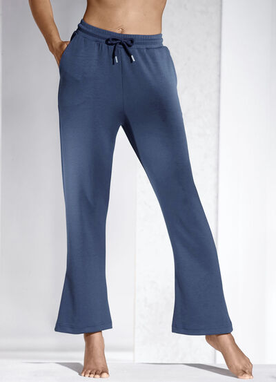 Hose mit leicht ausgestellter Fu&szlig;weite 