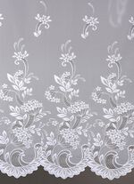 Langvorhang mit Automatikfaltenband 1:3 und gebogtem Abschluss 