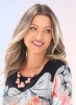 H&uuml;bsche Halskette mit pfirsichfarbenen Kugeln 