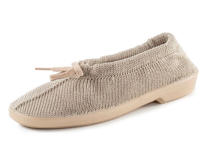 Slipper aus elastischem Strickmaterial mit Schn&uuml;rung 