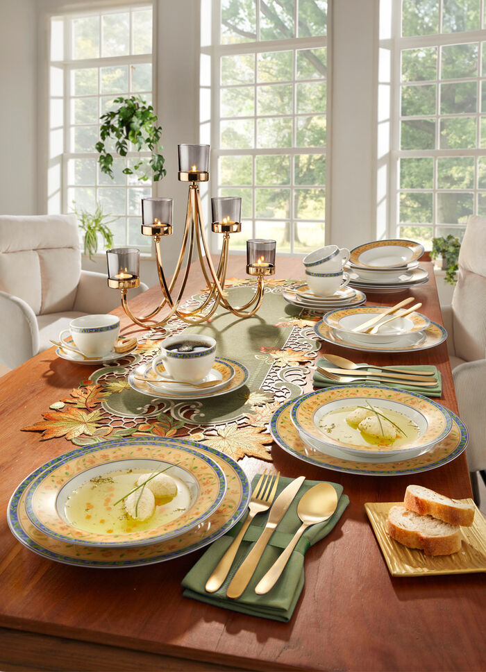 Hochwertiges Men&uuml;besteck f&uuml;r 4 Personen. 