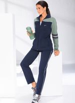 Freizeitanzug mit Seitentaschen 