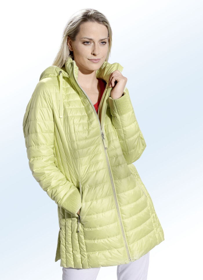 Jacke mit gesmoktem Rand an der abnehmbaren Kapuze LIMONE