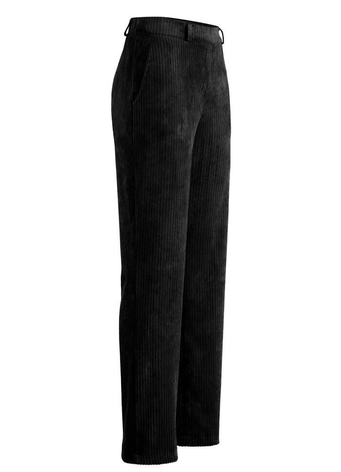 Hose in modischer Weite 