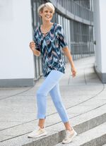 Shirt mit ausgefallener Ausschnittverarbeitung 