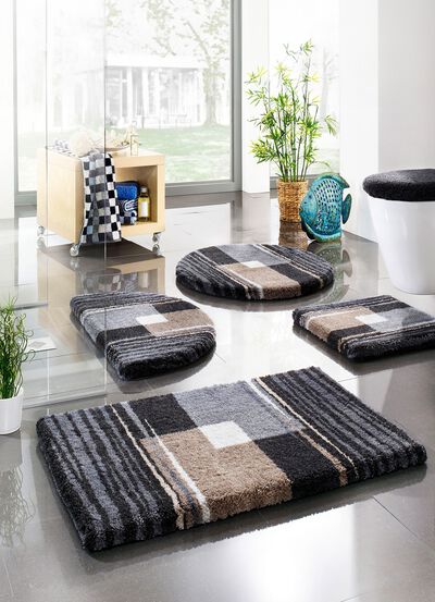 &laquo;GRUND&raquo; Badgarnitur in verschiedenen Farben 