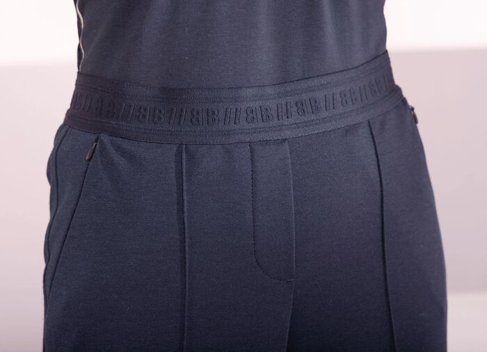 Hose mit Dehnbund 