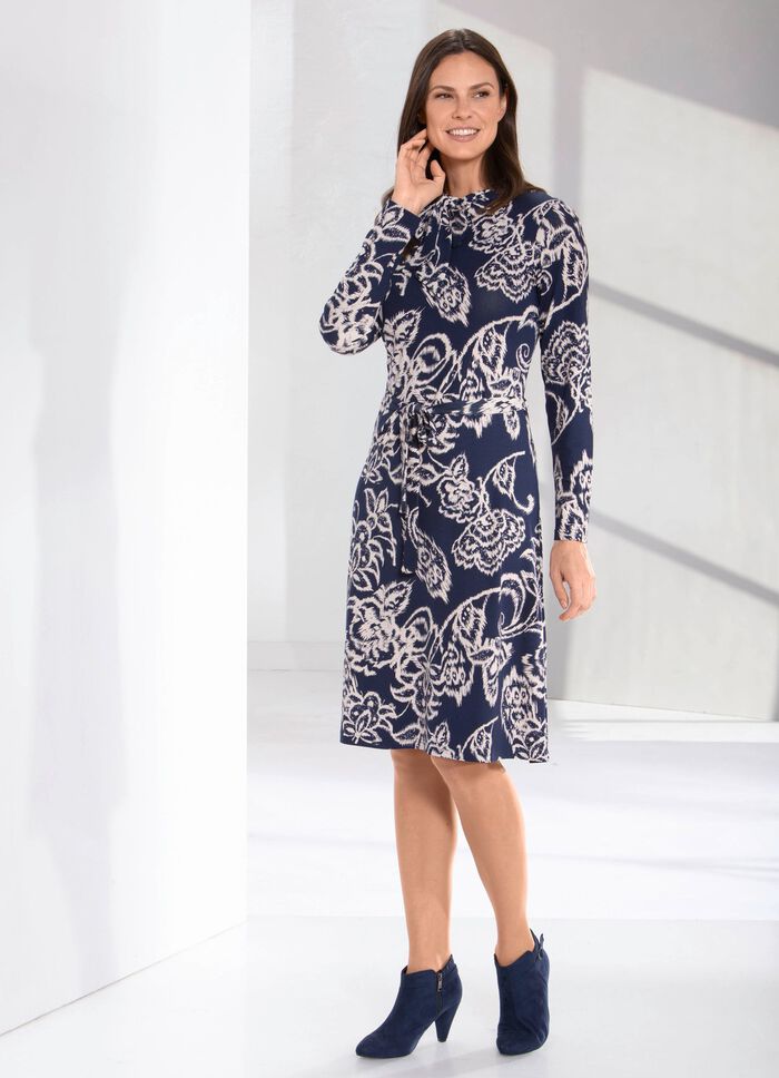 Kleid mit Bindeschluppe 