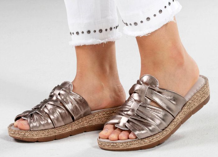 Andrea Conti Schlauchriemchen-Pantolette aus Nappaleder ALTSILBER