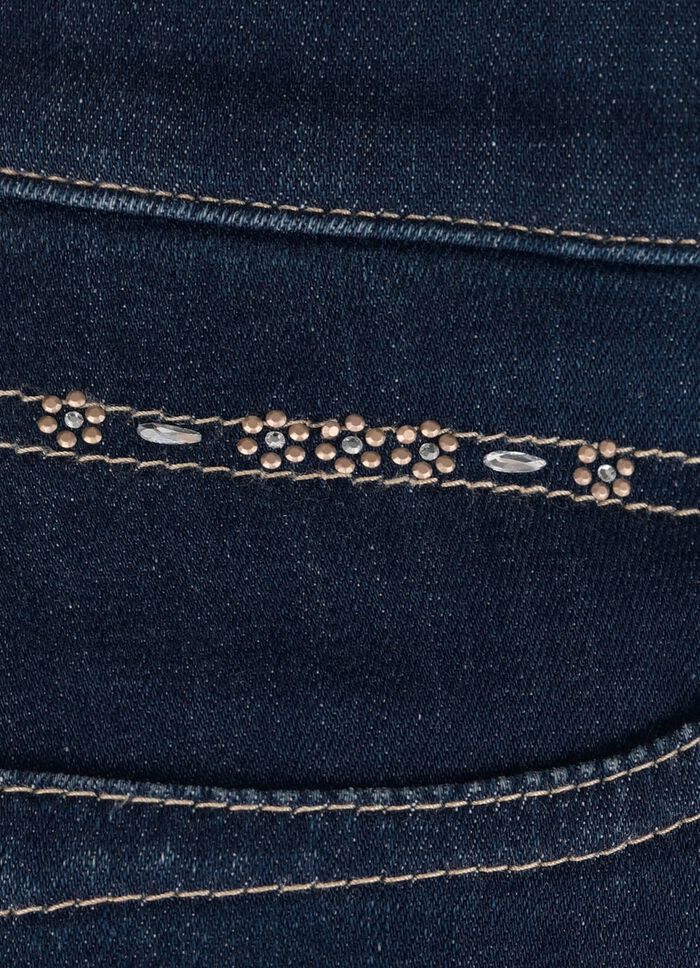 Jeans mit dezenter Strasszier 