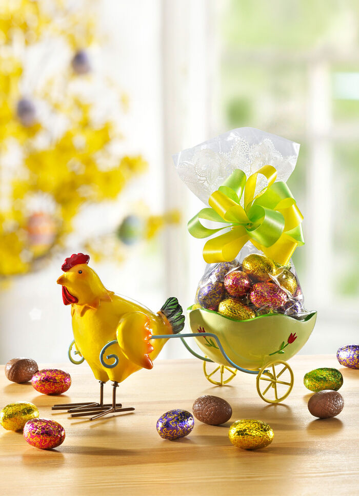 Nostalgie-Henne mit Wagen aus Metall