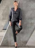 Bluse mit innenliegendem Druckknopf in 2 Farben SCHWARZ