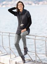 Hose mit angesagter Karo-Dessinierung 