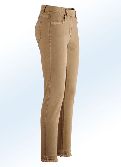 Magic-Jeans mit toller Nietenzier sowie angesagtem Fransensaum 