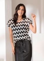 Shirt in H&auml;kel-Optik 