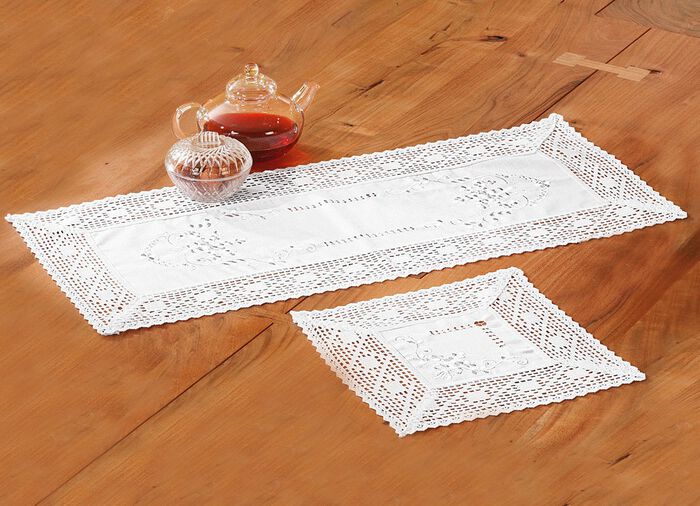 Tisch- und Raumdekoration mit Stickerei und H&auml;kelspitze WEISS