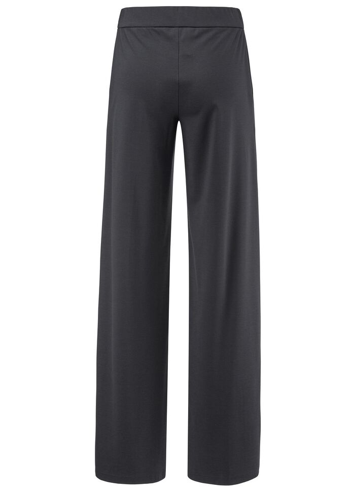 Hose mit streckenden Biesen 