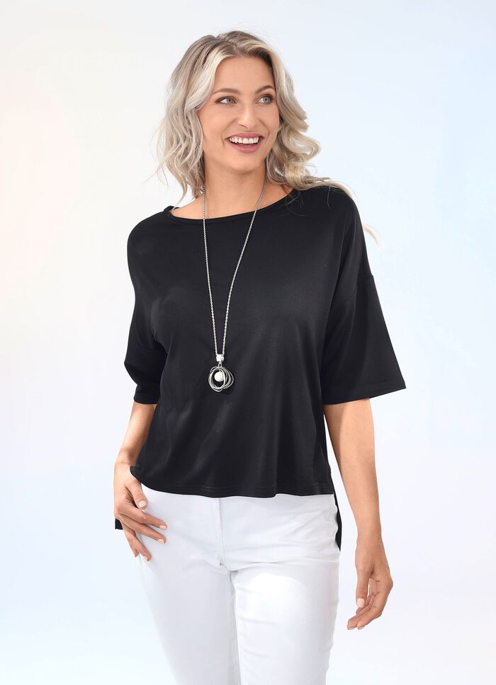 L&auml;ssiges Shirt mit kurzen Seitenschlitzen 