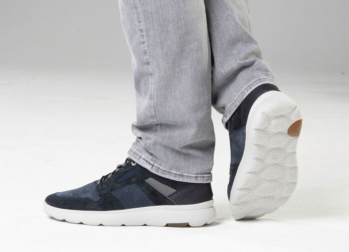 Waldl&auml;ufer Schn&uuml;rschuh mit Zierperforation 