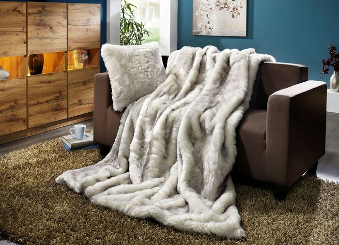 Wohn-Accessoires aus naturgetreuem Langhaar-Webpelz POLARFUCHS