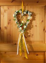 Weidenherz mit Bl&auml;ttern und Margeriten 